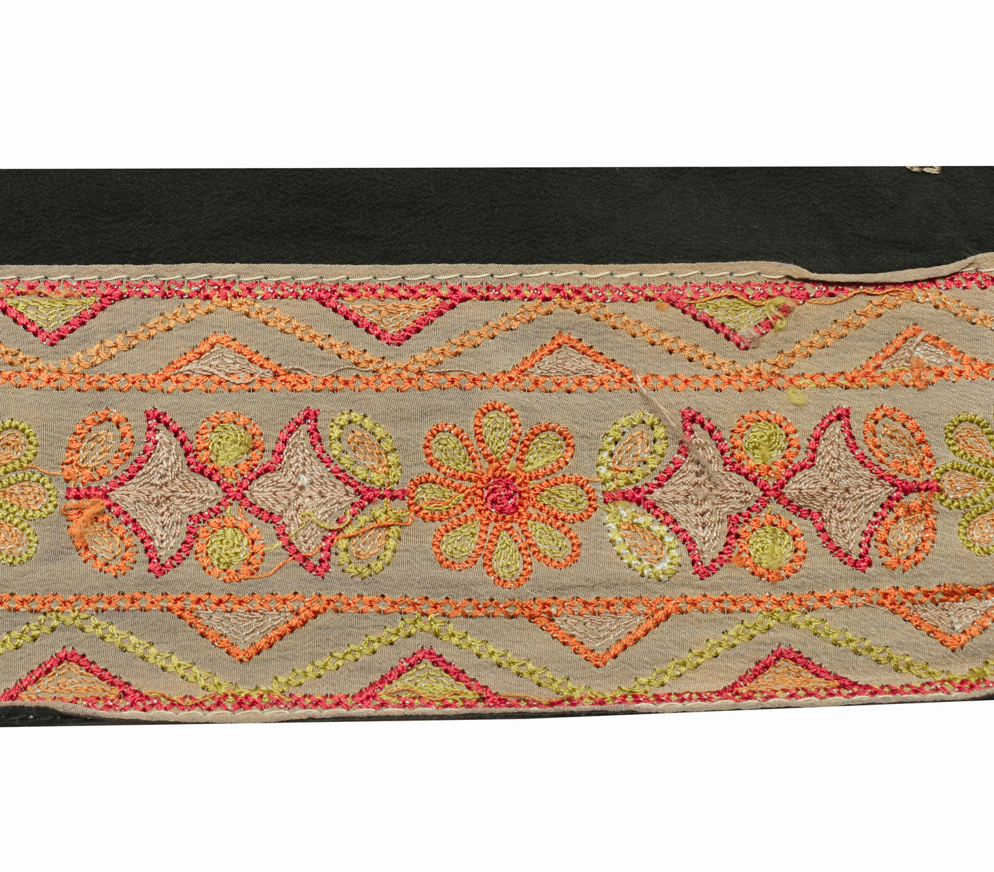 Sushila Vintage Saree Border Indian Craft Sewing Trim Embroidered Lace Ribbon