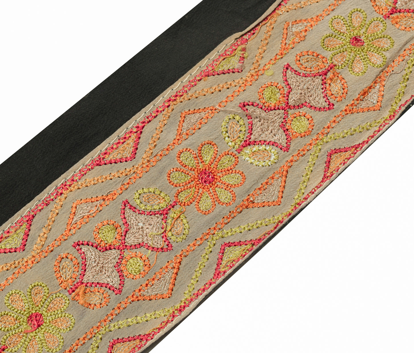 Sushila Vintage Saree Border Indian Craft Sewing Trim Embroidered Lace Ribbon