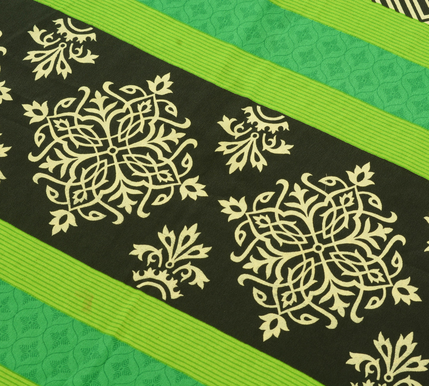 Sushila Vintage Green Saree Blend Crepe Silk Printed Indian 5YD Soft Sari Fabric