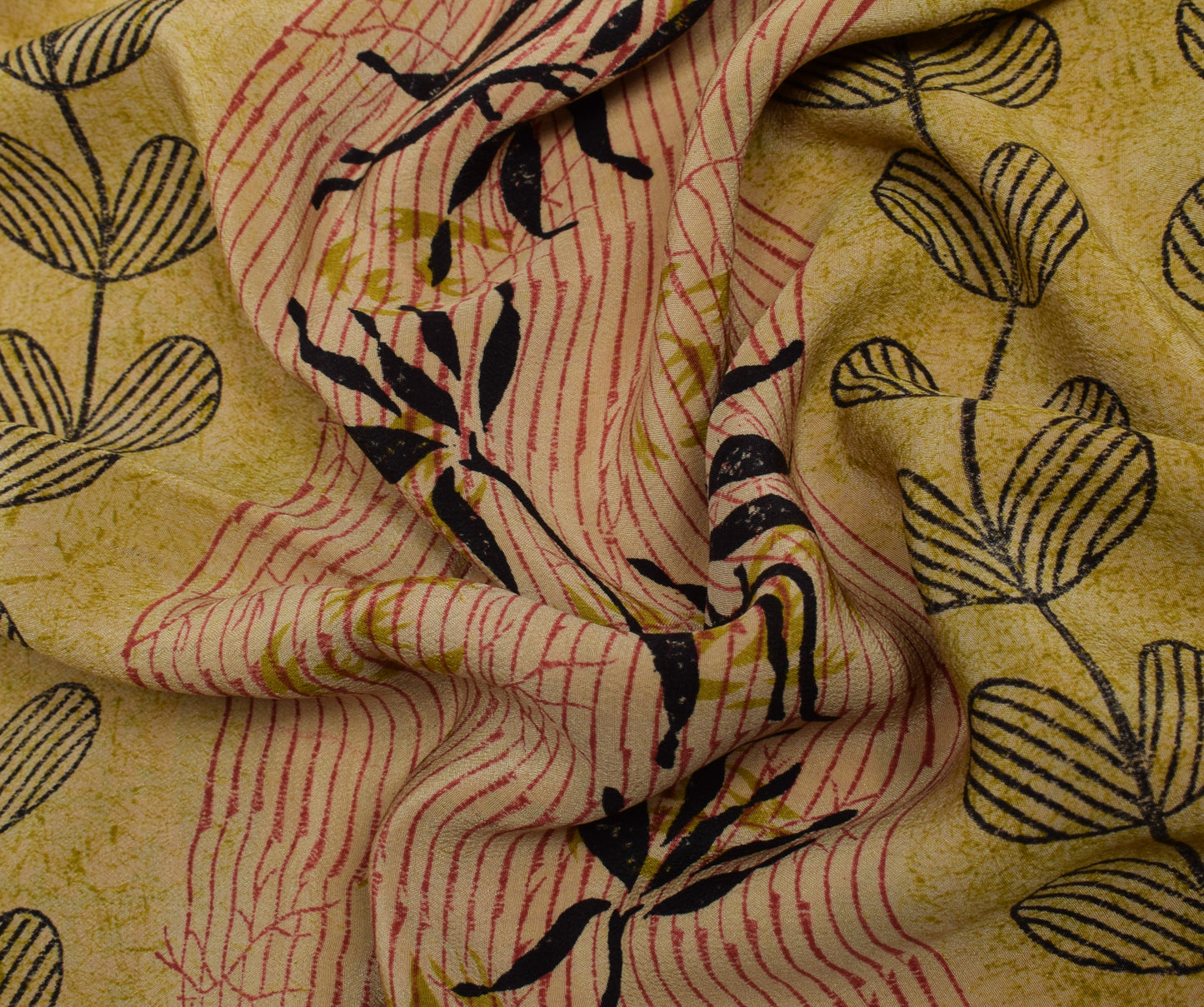 Sushila Vintage Indian Saree 100% Pure Crepe Silk Printed Floral Soft Fabric