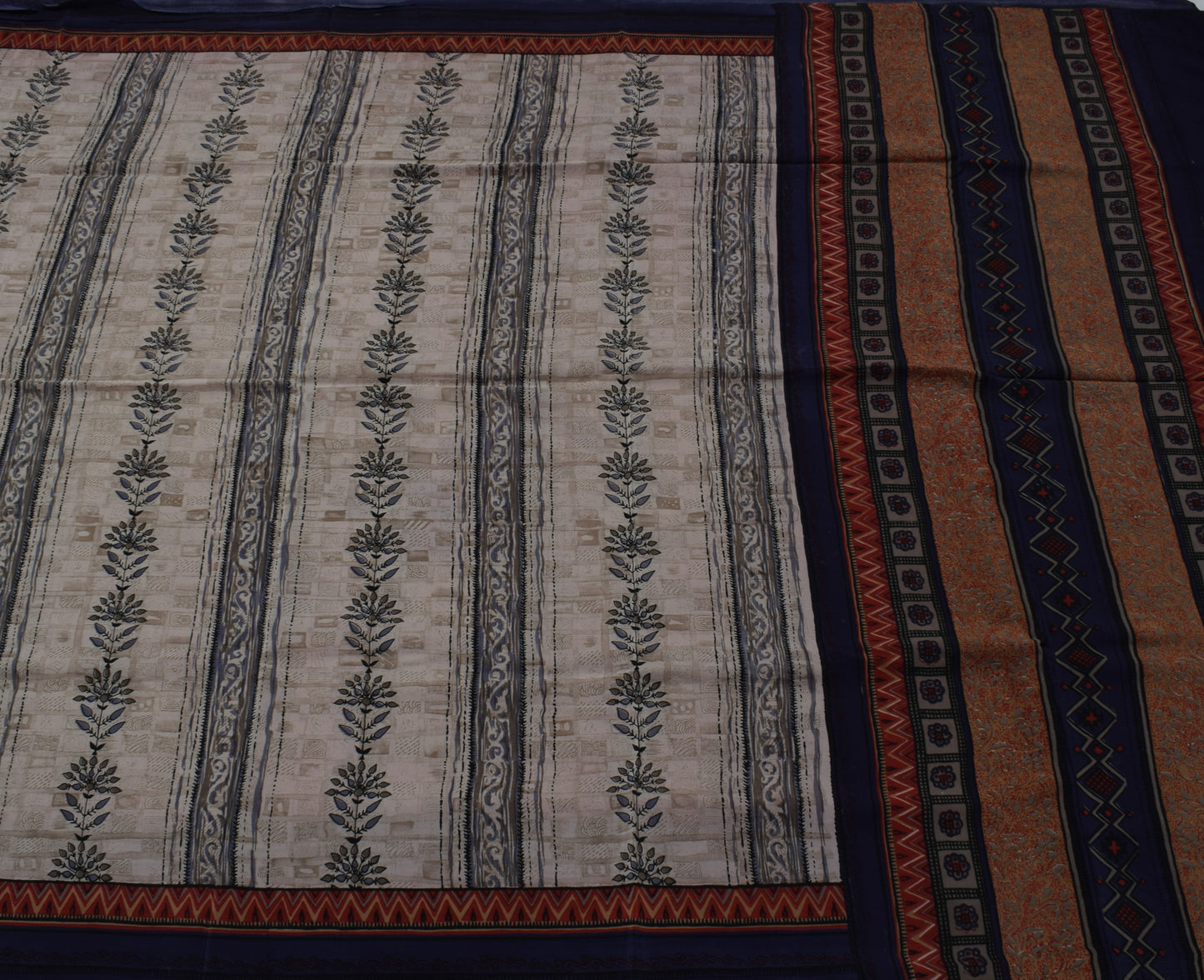 Sushila Vintage Indian Saree 100% Pure Crepe Silk Printed Floral Soft Fabric