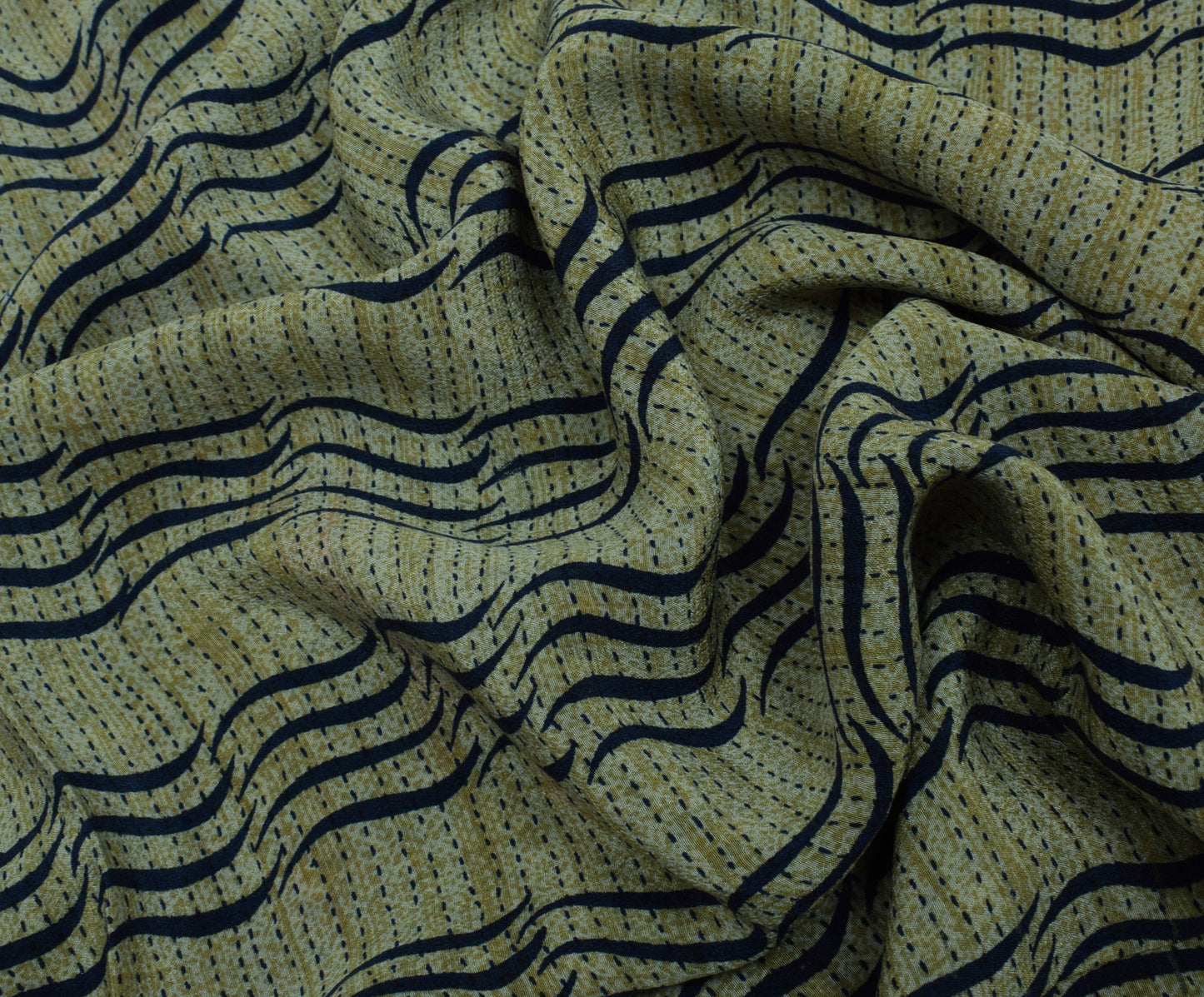 Sushila Vintage Green Saree 100% Pure Crepe Silk Printed 5 Yard  Soft Fabric