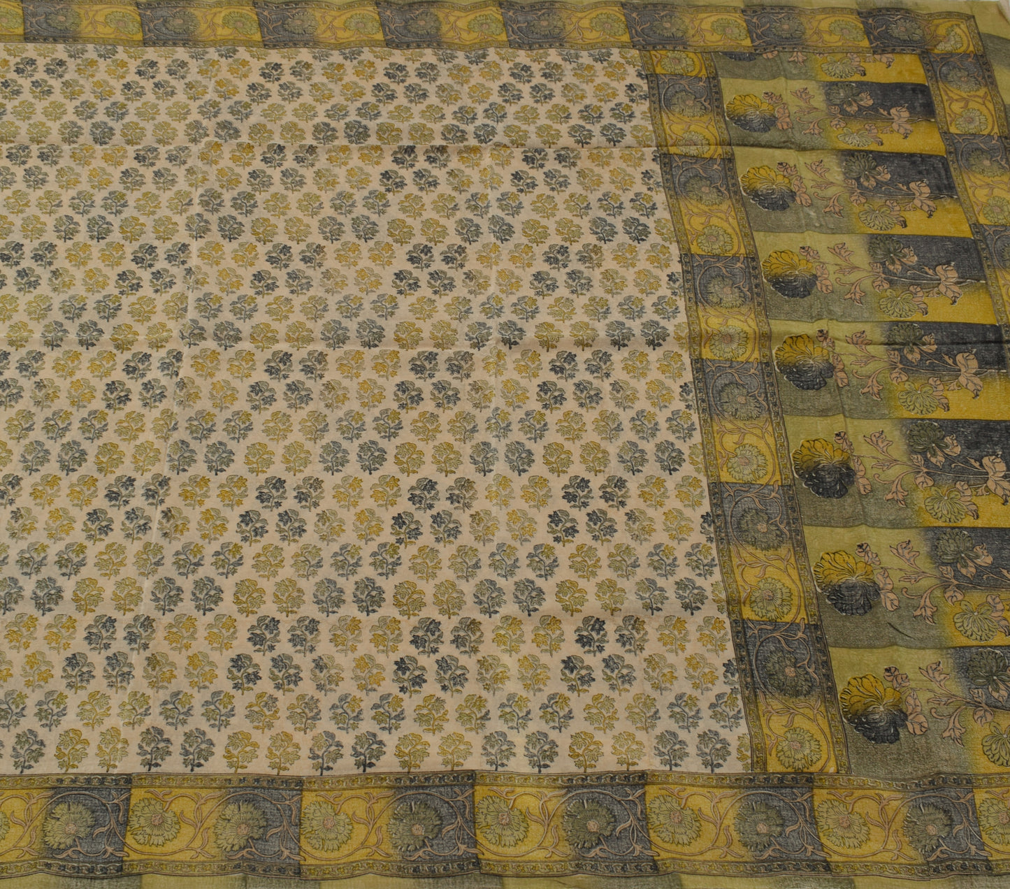 Sushila Vintage Cream Saree 100% Pure Crepe Silk Printed Floral Soft Fabric