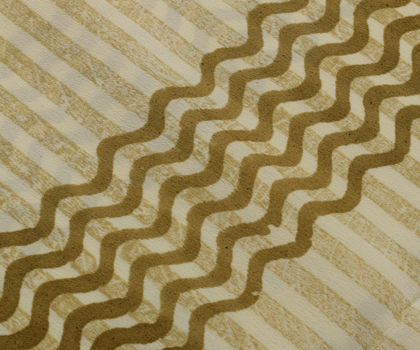 Sushila Vintage Indian Saree 100% Pure Crepe Silk Printed Leheria Soft Fabric