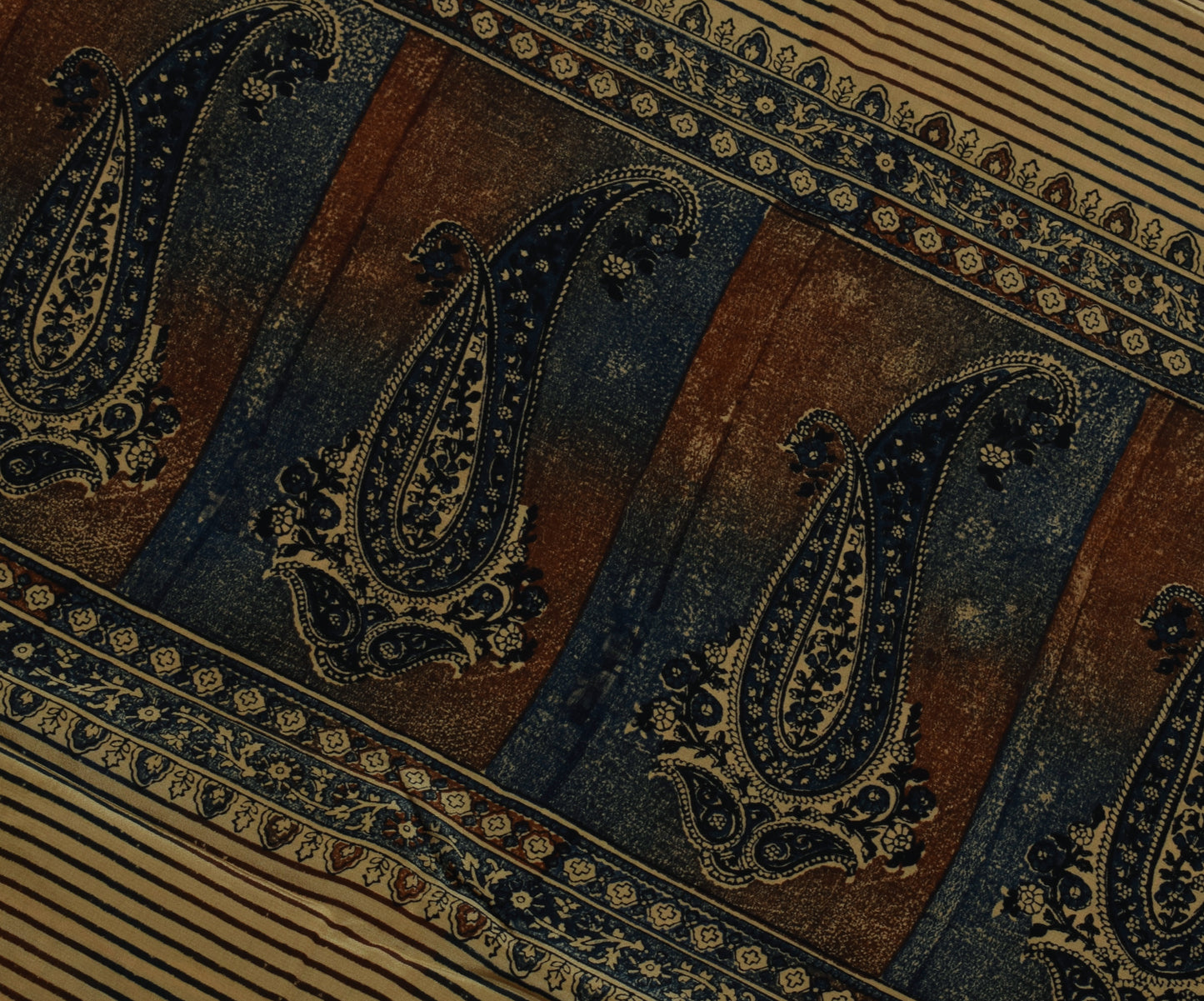 Sushila Vintage Indian Saree 100% Pure Crepe Silk Printed Floral Soft Fabric