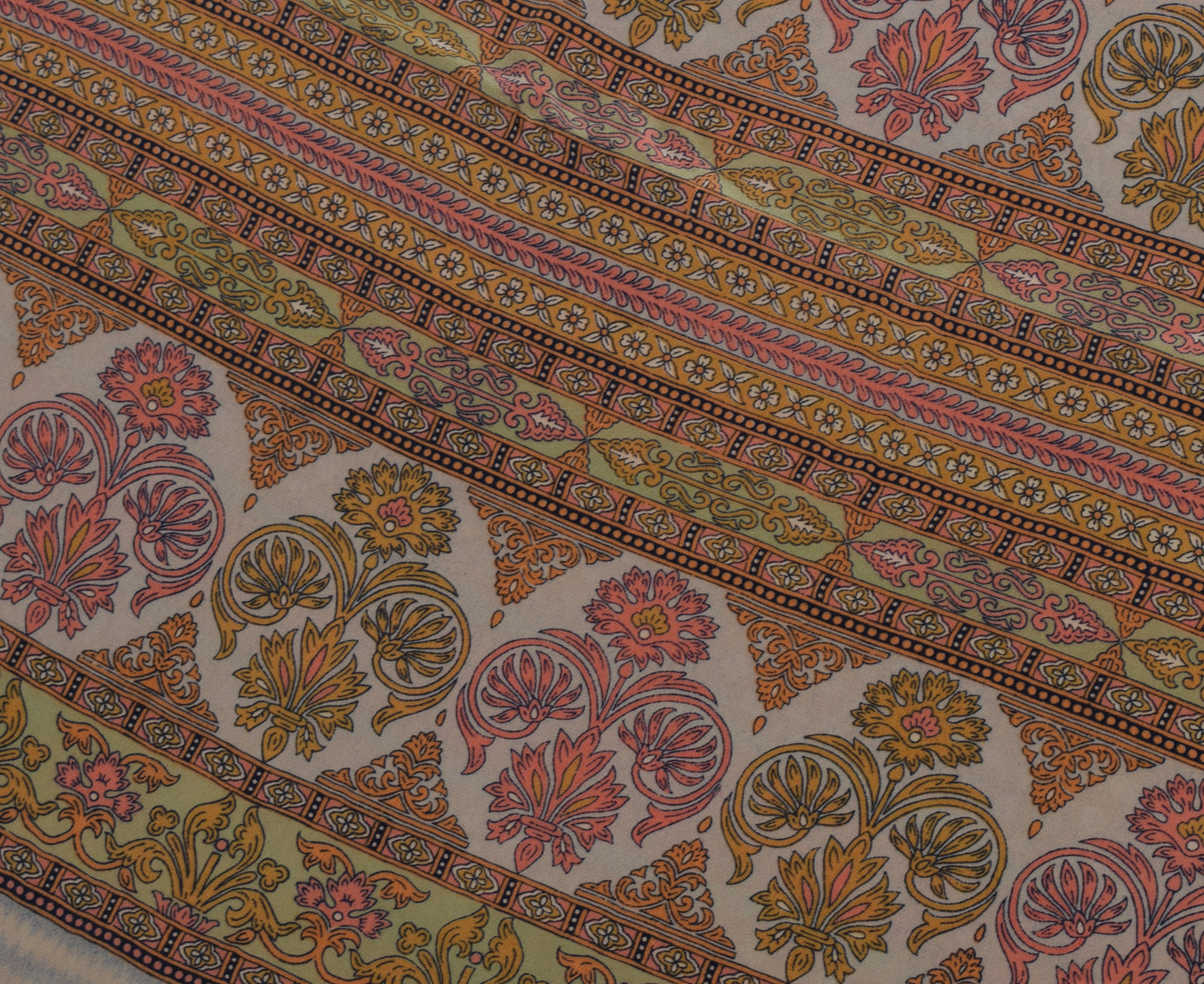 Sushila Vintage Indian Saree 100% Pure Crepe Silk Printed Soft 5 Yard Fabric