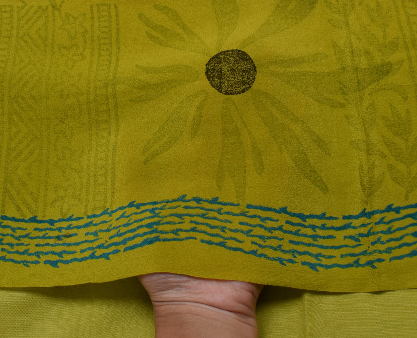 Sushila Vintage Green Saree 100% Pure Crepe Silk Printed Floral Soft Fabric