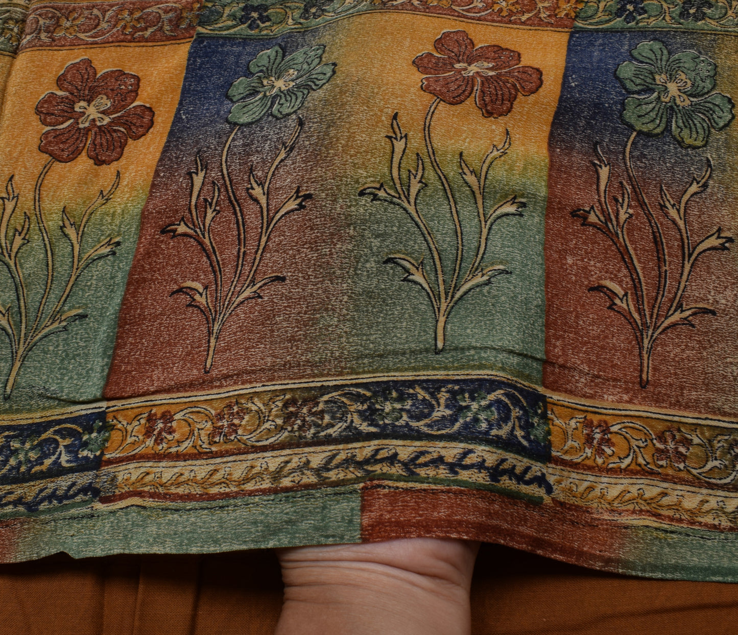 Sushila Vintage Cream Saree 100% Pure Crepe Silk Printed Floral Soft Fabric