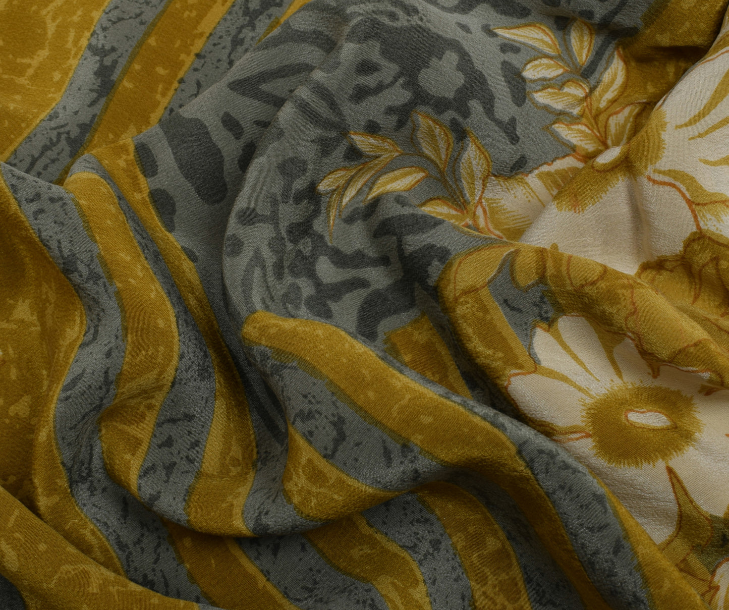 Sushila Vintage Green Saree 100% Pure Crepe Silk Printed Floral 5 YD Soft Fabric