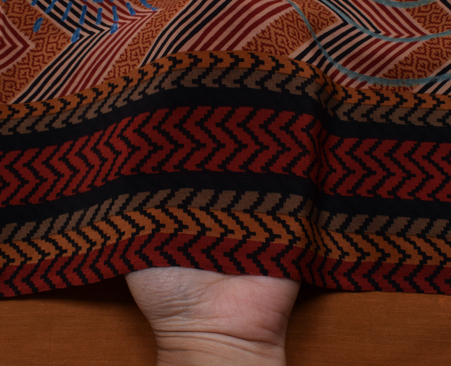 Sushila Vintage Indian Saree 100% Pure Crepe Silk Printed 5 Yard Soft Fabric