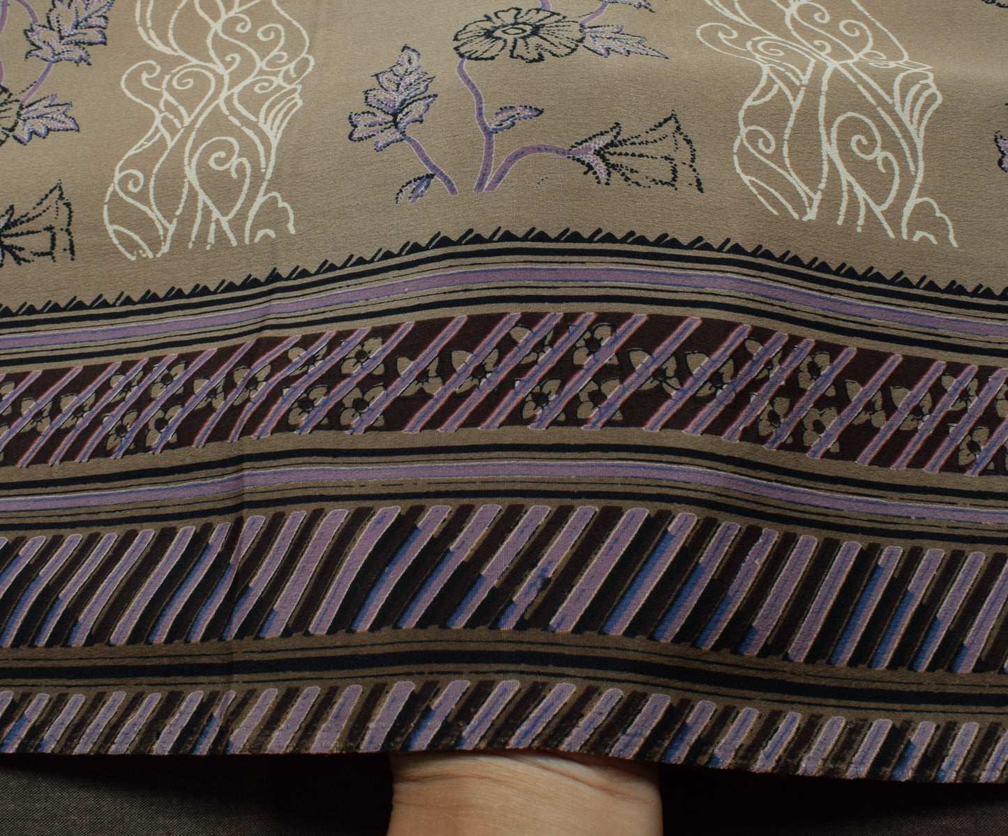 Sushila Vintage Indian Saree Blend Crepe Silk Printed Floral Soft 5 Yard Fabric