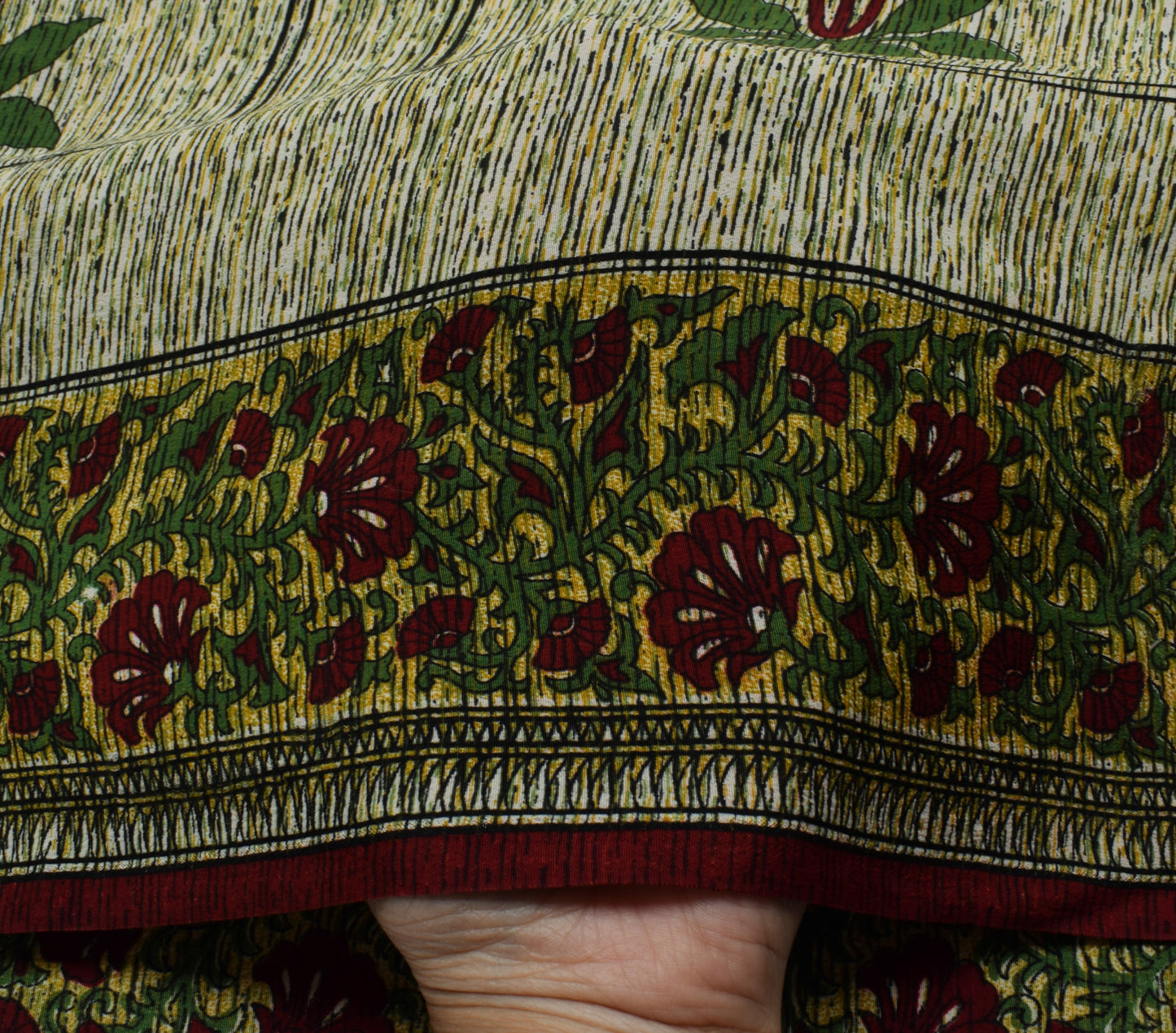 Sushila Vintage Cream Saree Blend Crepe Silk Printed Floral Soft 5 Yard Fabric