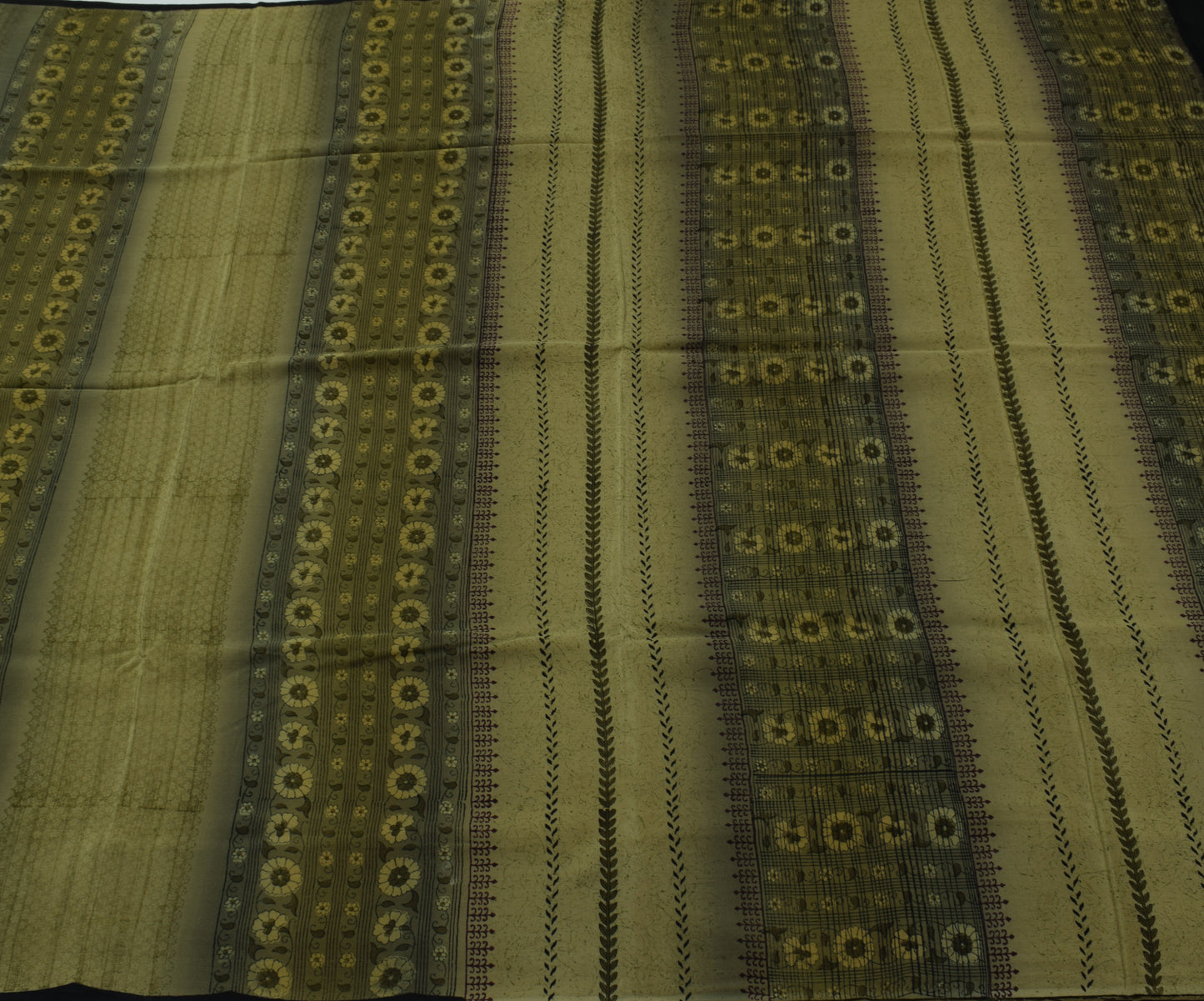 Sushila Vintage Indian Saree 100% Pure Crepe Silk Printed Floral Soft Fabric