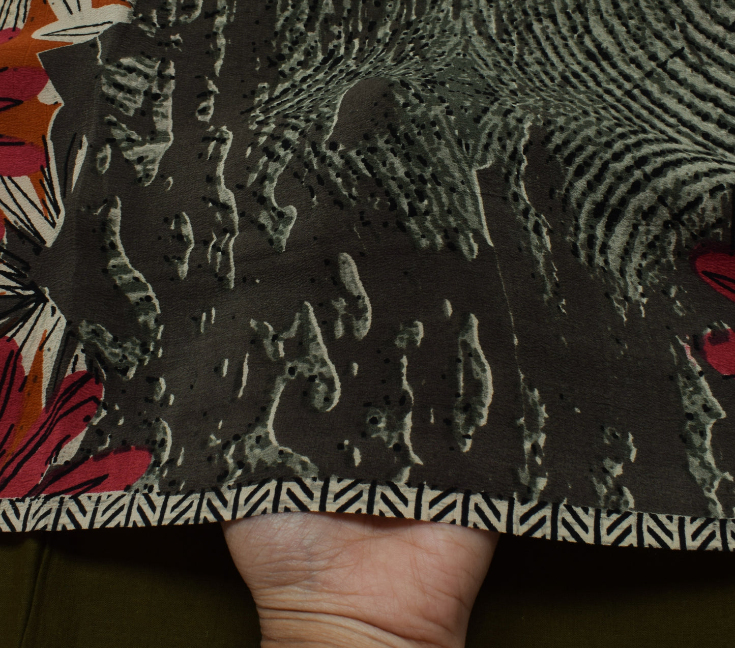 Sushila Vintage Indian Saree 100% Pure Crepe Silk Printed Floral Soft Fabric