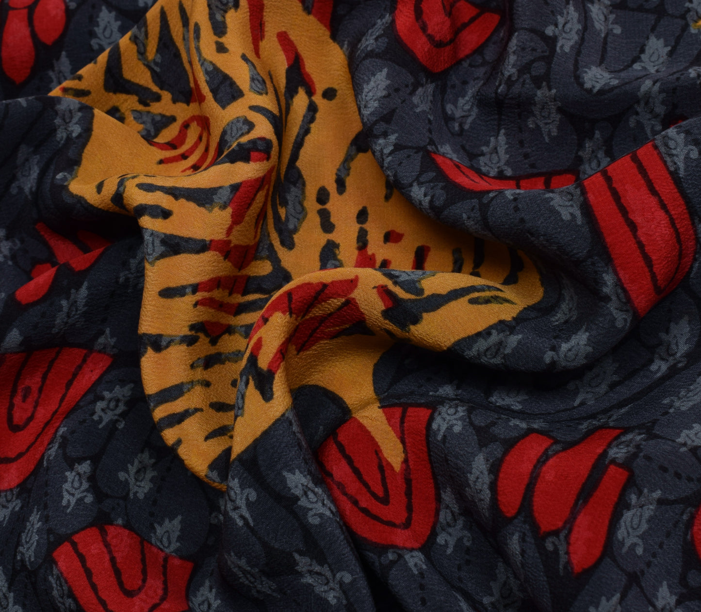 Sushila Vintage Indian Saree 100% Pure Crepe Silk Printed Floral Soft Fabric