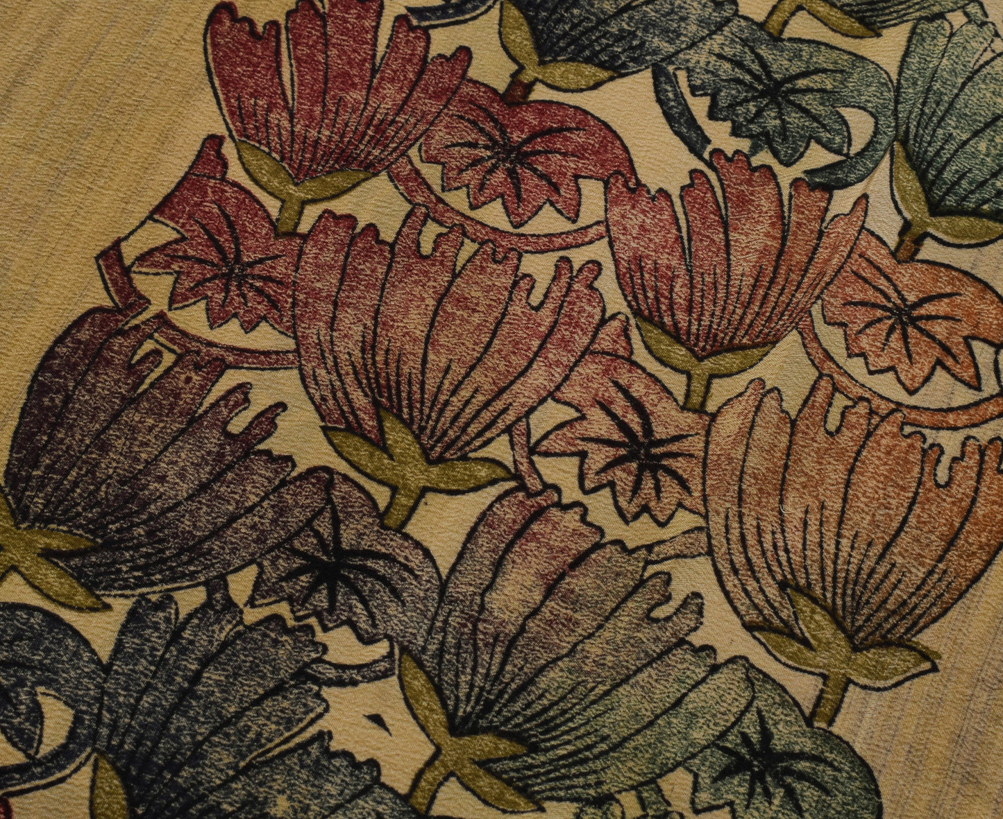 Sushila Vintage Indian Saree 100% Pure Crepe Silk Printed Floral Soft Fabric