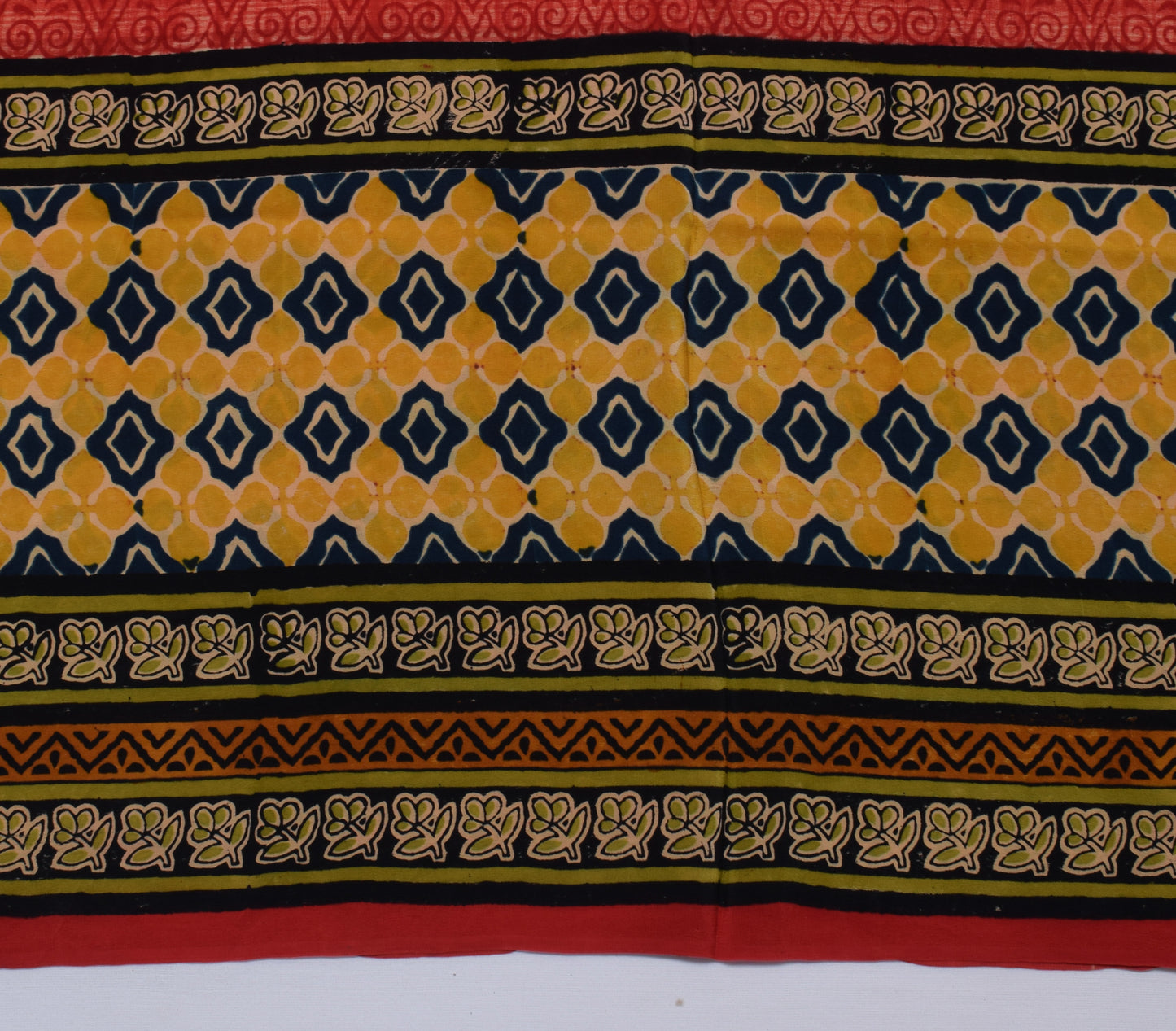 Sushila Vintage Indian Saree 100% Pure Crepe Silk Printed 5 Yard Soft Fabric