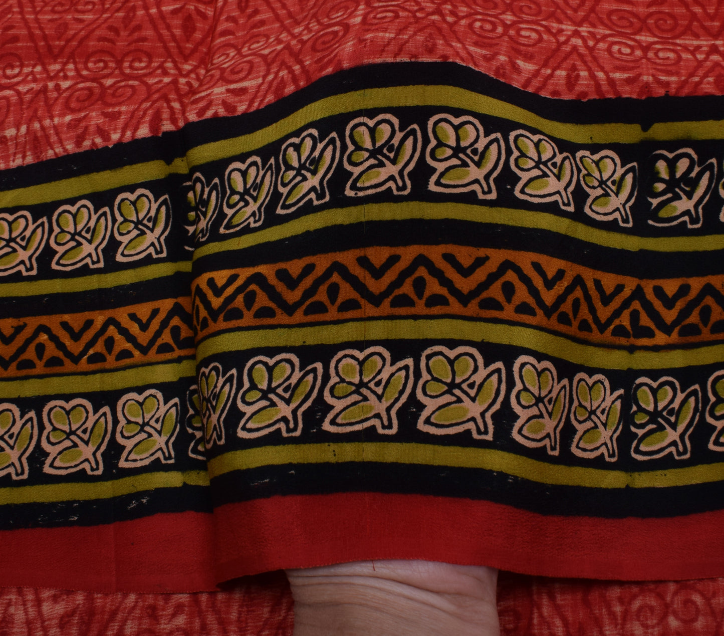 Sushila Vintage Indian Saree 100% Pure Crepe Silk Printed 5 Yard Soft Fabric