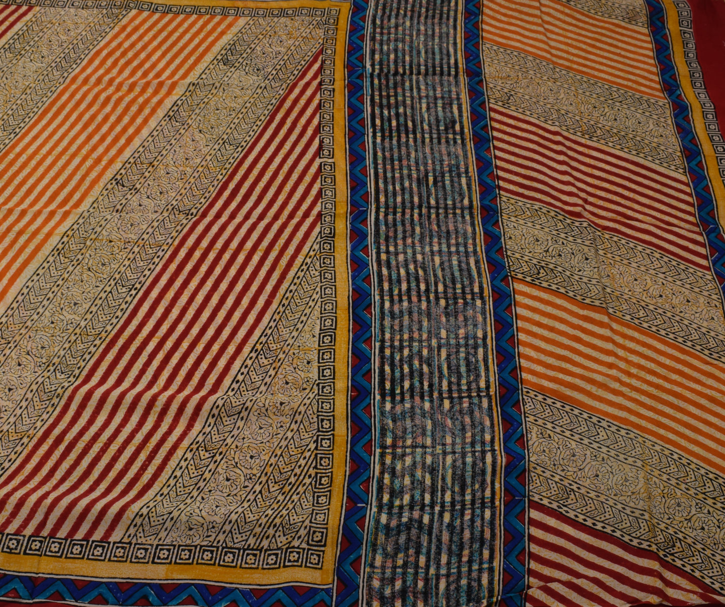 Sushila Vintage Indian Sari 100% Pure Georgette Silk Printed 5 Yd Craft Fabric