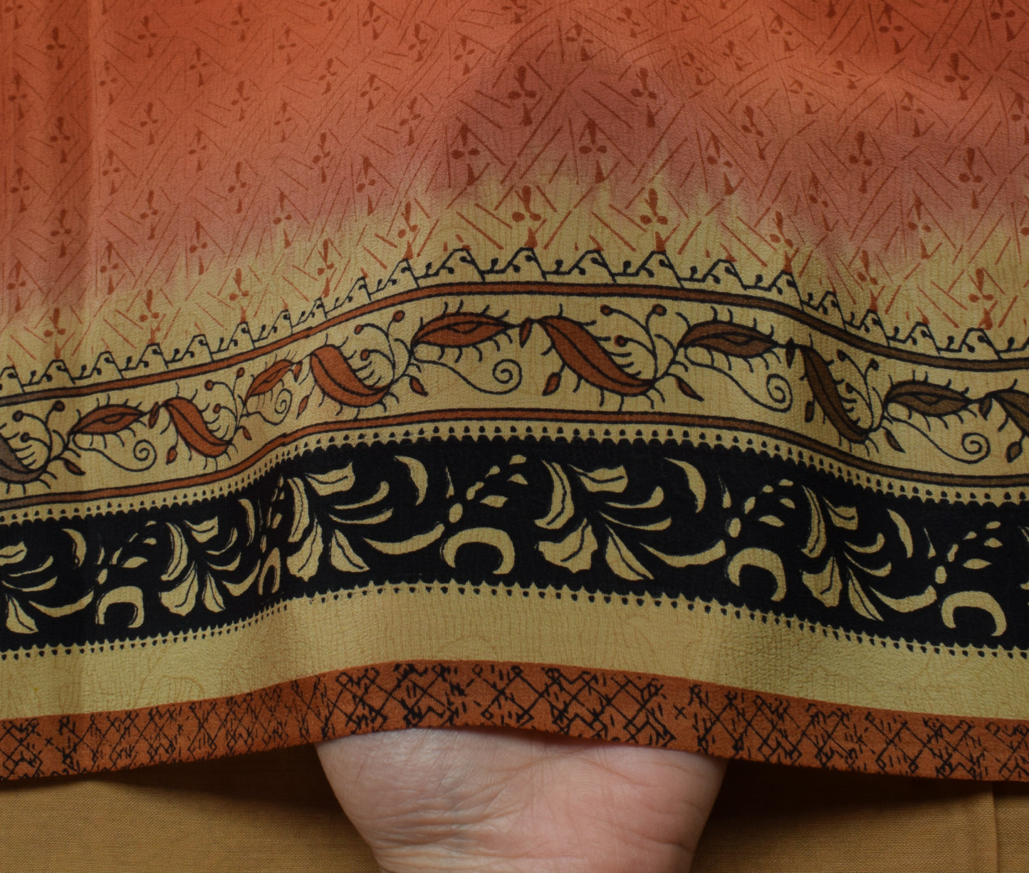 Sushila Vintage Indian Saree 100% Pure Crepe Silk Printed 5 Yard Soft Fabric