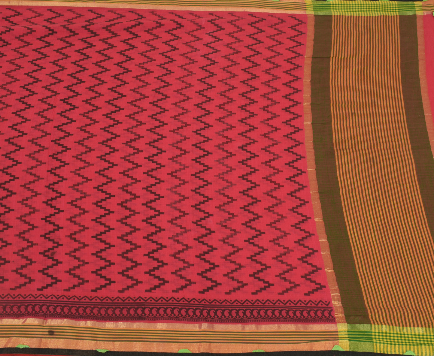 Sushila Vintage Hot Pink Sari 100% Pure Cotton Printed Zig-Zag Soft Craft Fabric
