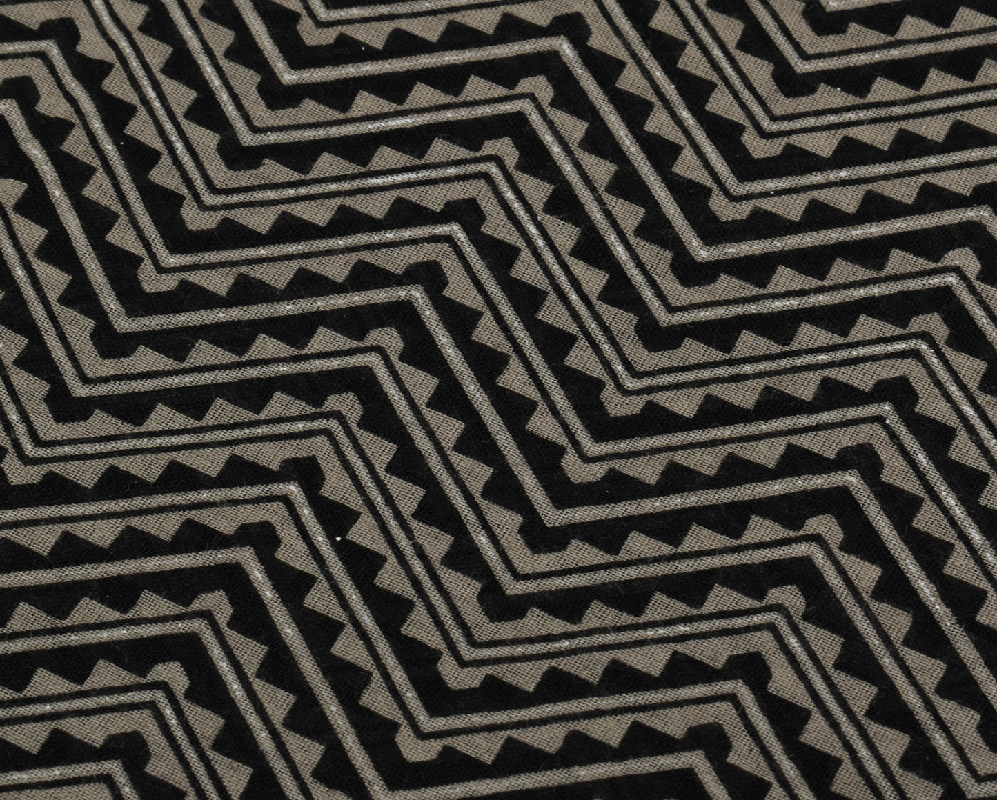 Sushila Vintage Indian Saree 100% Pure Cotton Printed Zig-Zag Soft Craft Fabric