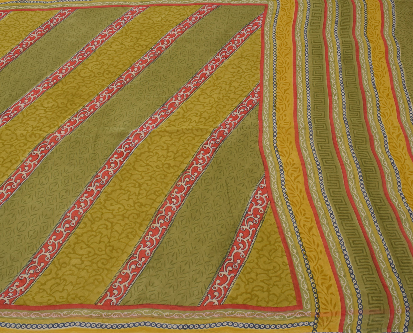 Sushila Vintage Green Saree 100% Pure Georgette Silk Printed Floral Craft Fabric