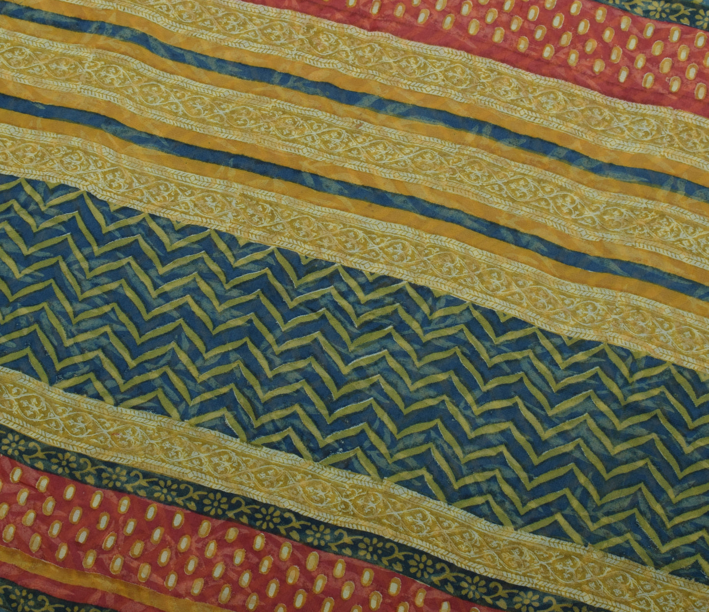 Sushila Vintage Saree 100% Pure Georgette Silk Printed Zig-Zag 5 YD Craft Fabric