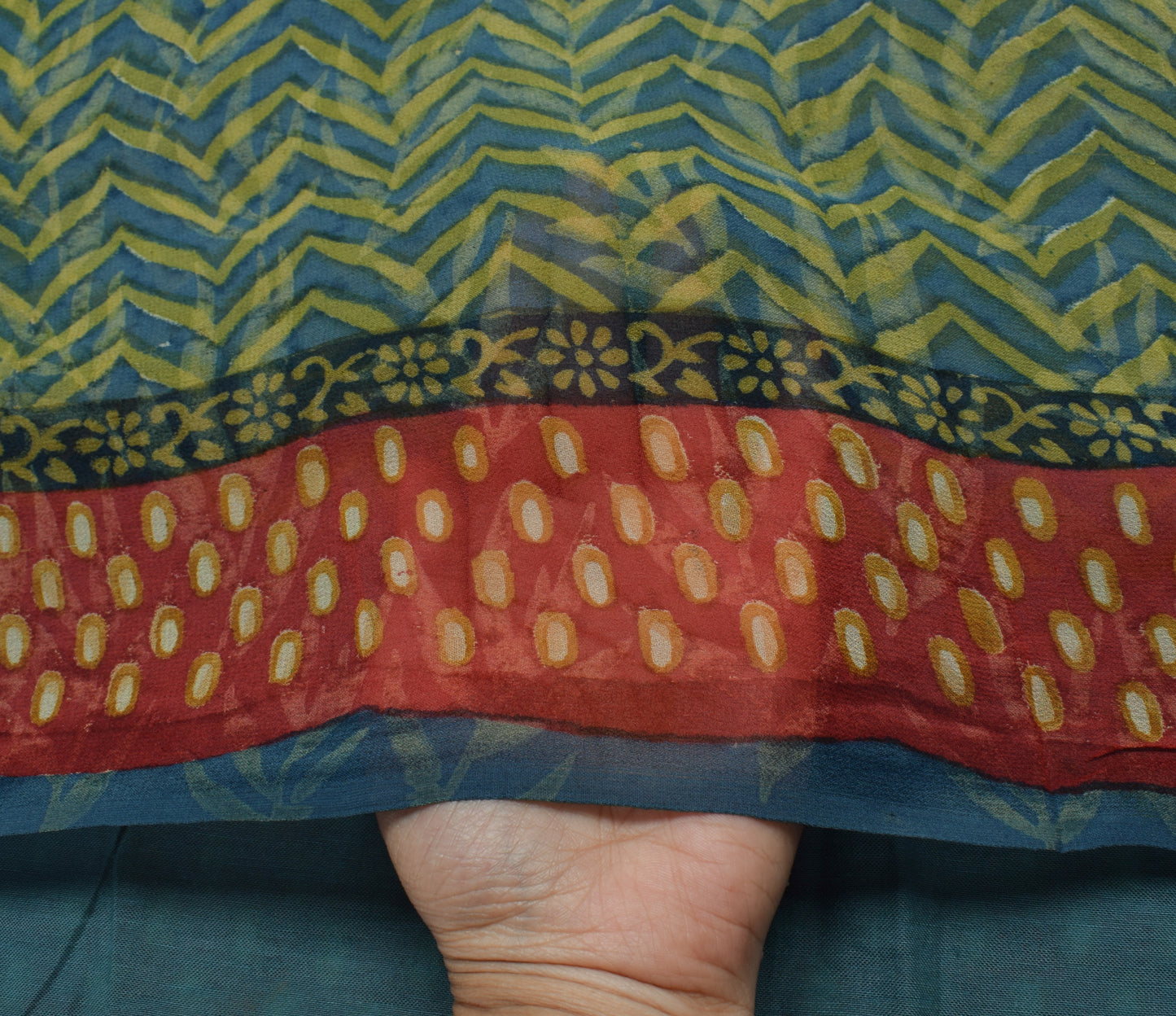 Sushila Vintage Saree 100% Pure Georgette Silk Printed Zig-Zag 5 YD Craft Fabric