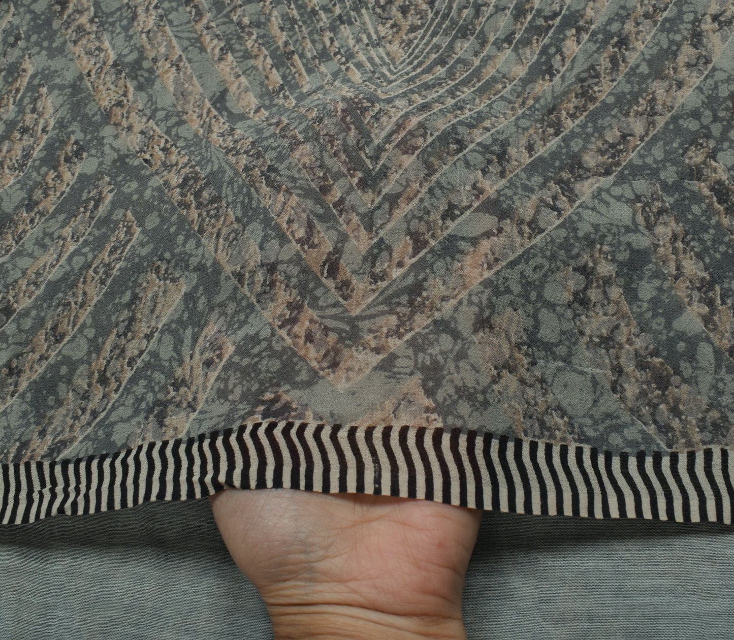 Sushila Vintage Gray Saree 100% Pure Georgette Silk Printed Floral Craft Fabric