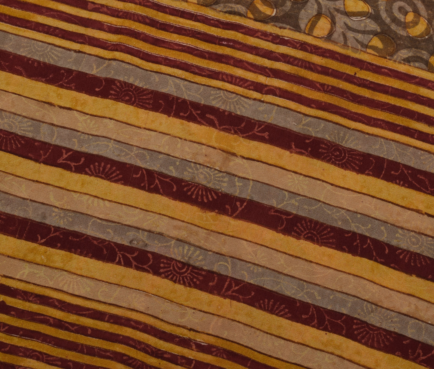 Sushila Vintage Saree 100%Pure Georgette Silk Floral & Polk Printed Craft Fabric