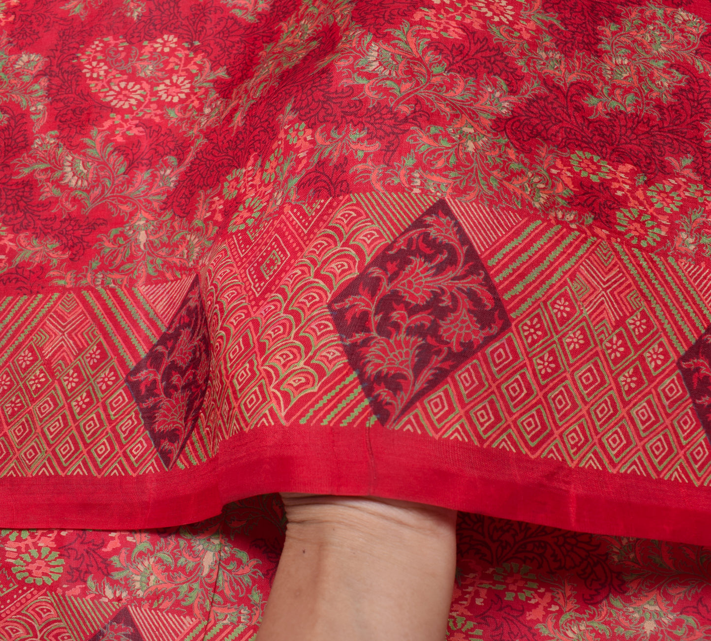 Sushila Vintage Red Saree 100% Pure Silk Printed Floral 5 Yard Soft Craft Fabric
