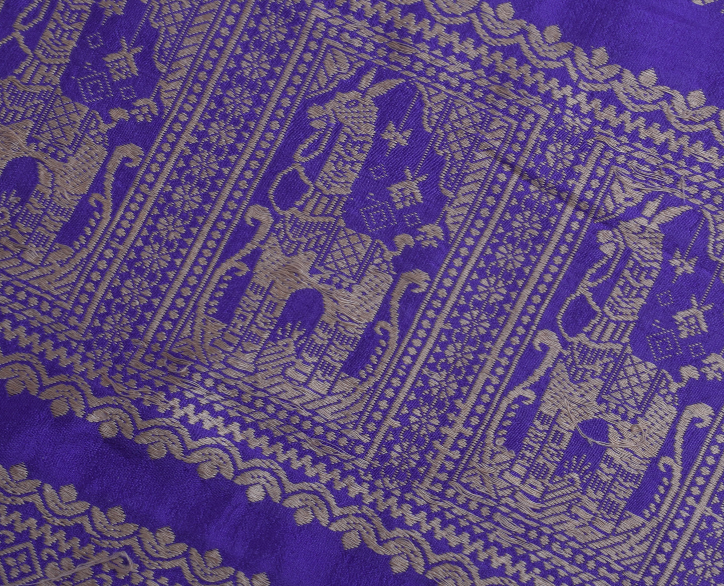 Sushila Vintage Indian Sari Remnant Scrap 100% Pure Silk Woven Craft Fabric