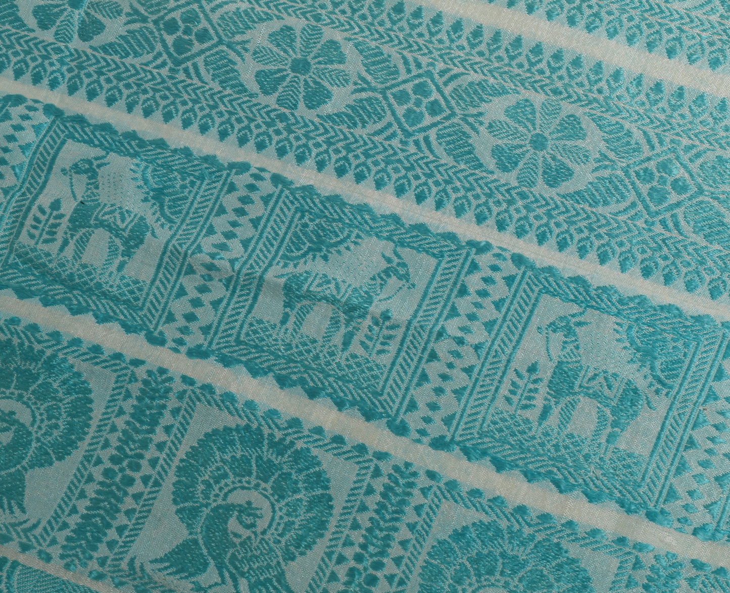Sushila Vintage Cream Sari Remnant Scrap Pure Silk Woven Humans Craft Fabric