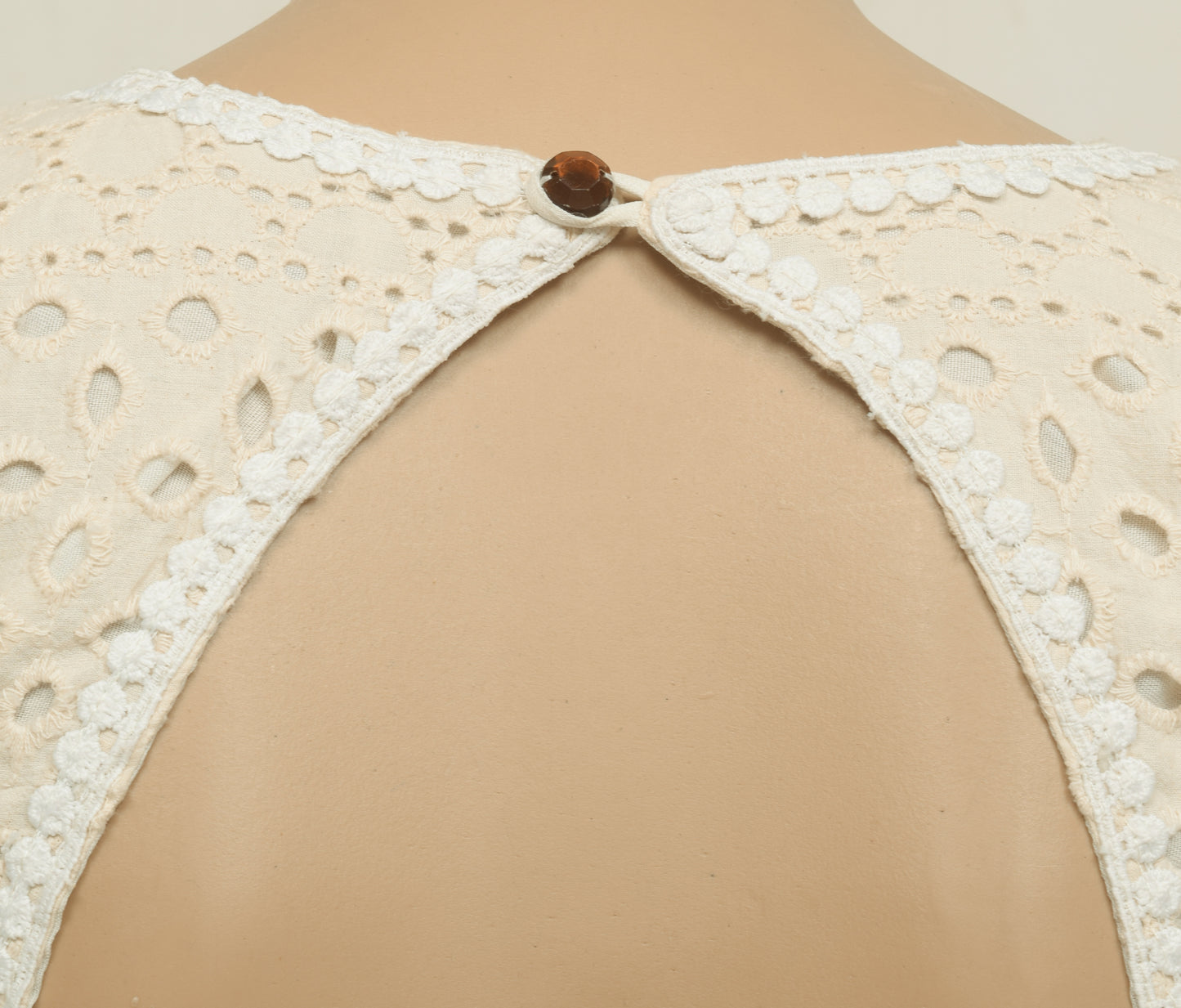 Sushila Vintage White Stitched Sari Trending Hakoba blouse V-Neck Designer Top 34"