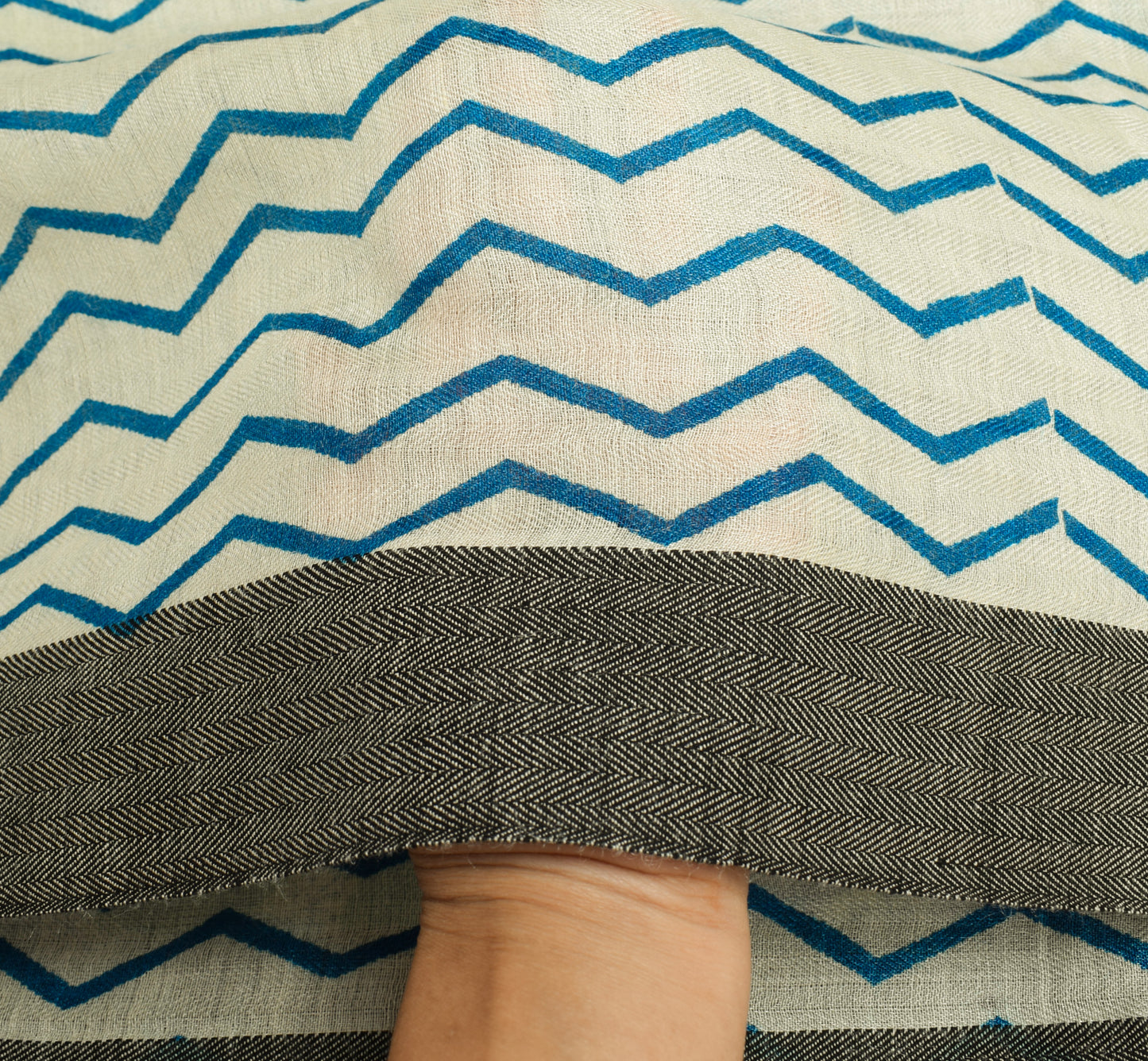 Sushila Vintage Cream Dupatta 100% Pure Woolen Woven Zig-Zag Long Stole Scarves